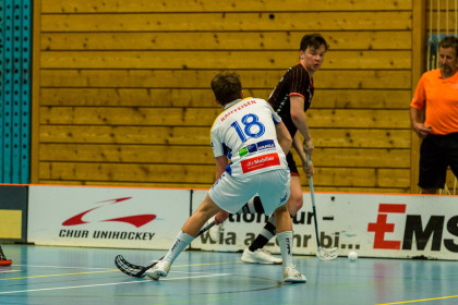 U21B: Chur_Unihockey - Jets  am 27.03.2022 in Chur, Gewerbliche Berufsschule Chur  

Photo: Andi Suter - https://suter.photo/nlb01