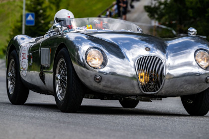 #302 Bruno Hürlimann (Bremgarten), Jaguar Typ C Proteus (Baujahr:1952, 3442 ccm, 212 PS)

Lenzerheide, 03. Juni 2023

——————————————
Web: https://suter.photo
Instagram: suter.photo
——————————————

©suter.photo 2023