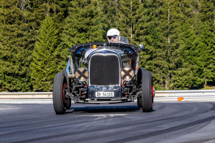 #323 Markus Humbel (Zürich), Ford A Roadster (Baujahr:1929, 3326 ccm, 52 PS)

Lenzerheide, 03. Juni 2023

——————————————
Web: https://suter.photo
Instagram: suter.photo
——————————————

©suter.photo 2023