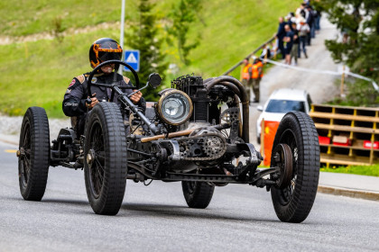 #325 Riccardo Beccarelli (Thusis), Delahaye 107 Racer (Baujahr:1924, 6200 ccm, 130 PS)

Lenzerheide, 03. Juni 2023

——————————————
Web: https://suter.photo
Instagram: suter.photo
——————————————

©suter.photo 2023