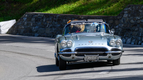 Meier Hansruedi aus Arosa / Bäch mit der Startnummer 117 in einem Chevrolet Corvette C1, Jahrgang 1962, in der Klasse Alpine Performance.