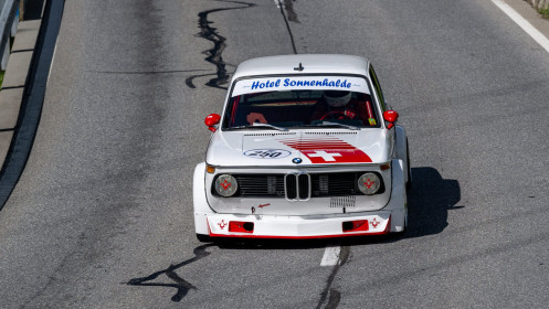 Thalmann Hanspeter aus Baar mit der Startnummer 250 in einem BMW 2002 tii, Jahrgang 1972, in der Klasse Classic Trophy.