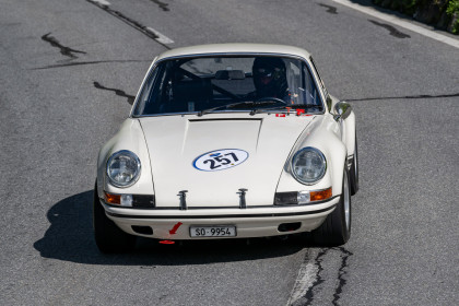 Gresly Daniel aus Breitenbach mit der Startnummer 257 in einem Porsche 911, Jahrgang 1970, in der Klasse Classic Trophy.